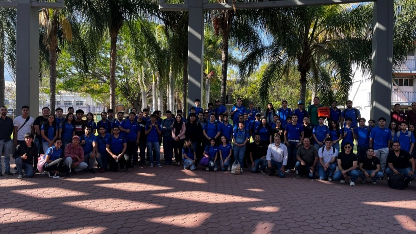 Estudiantes de Ingeniería en Teleinformática